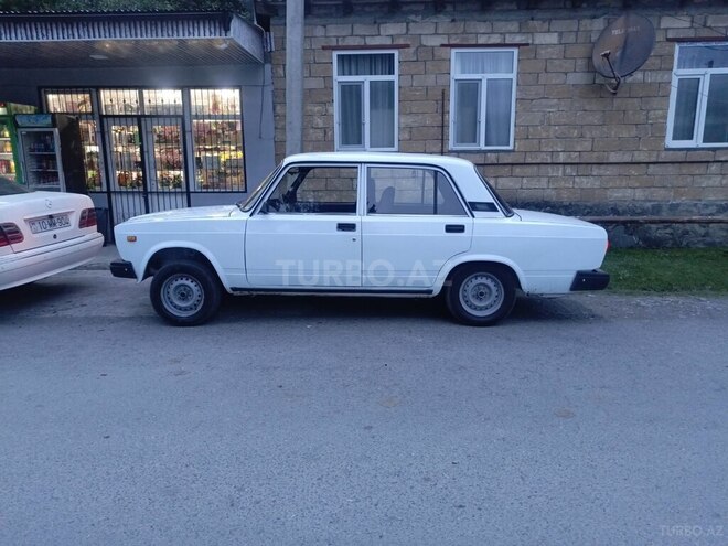 LADA (VAZ) 2107 2007, 44,000 km - 1.6 l - Qax