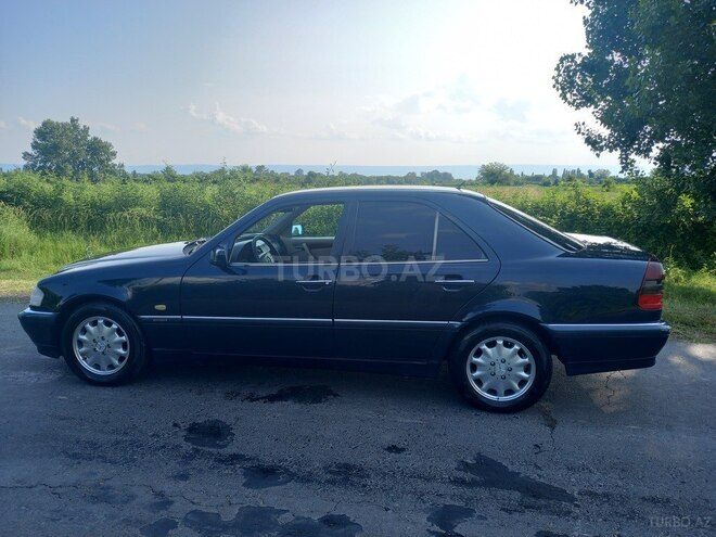 Mercedes C 200 1998, 260,000 km - 2.0 л - Zaqatala