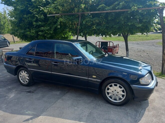 Mercedes C 200 1998, 260,000 km - 2.0 л - Zaqatala