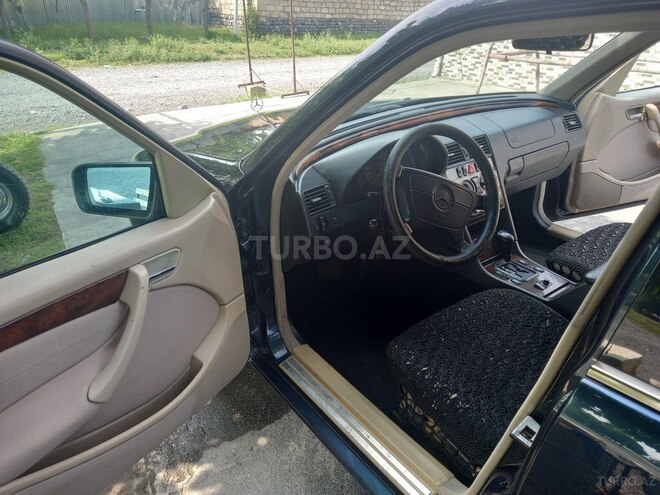 Mercedes C 200 1998, 260,000 km - 2.0 л - Zaqatala