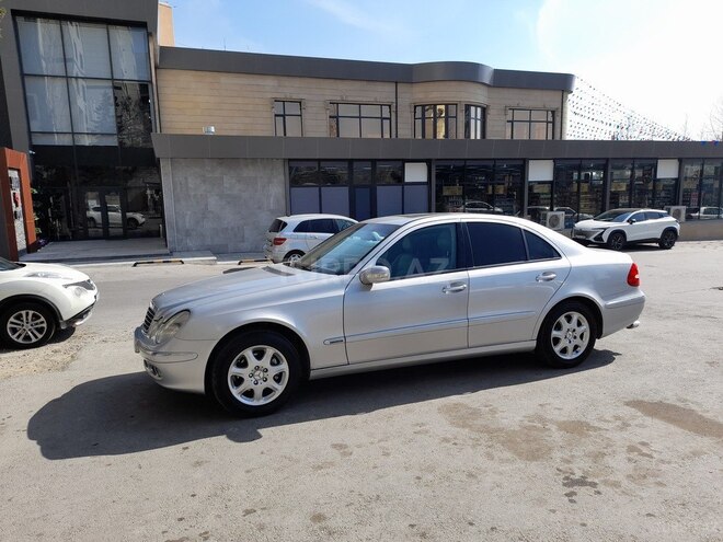 Mercedes E 320 2002, 300,000 km - 3.2 l - Bakı