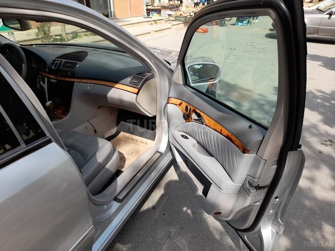 Mercedes E 320 2002, 300,000 km - 3.2 l - Bakı