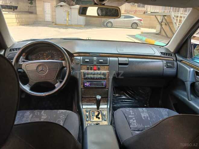 Mercedes E 240 1998, 228,000 km - 2.4 l - Bakı