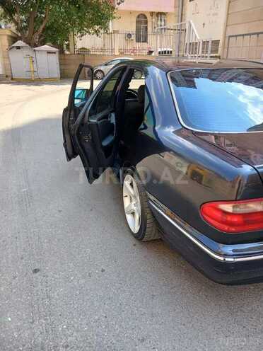 Mercedes E 240 1998, 228,000 km - 2.4 l - Bakı