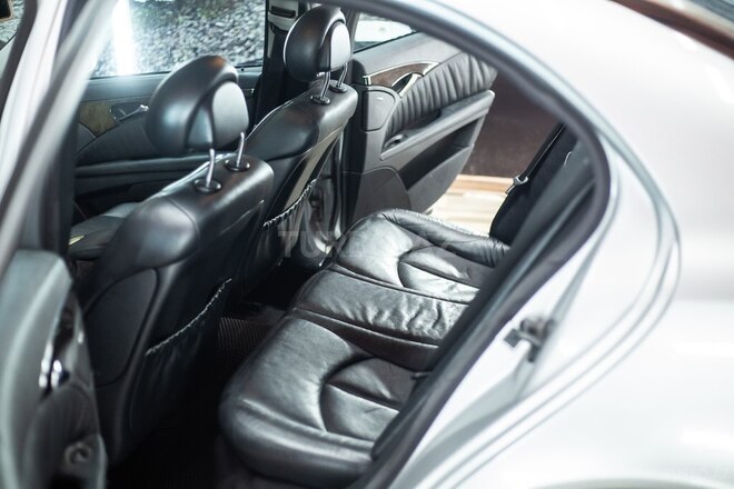 Mercedes E 270 2002, 320,000 km - 2.7 l - Sumqayıt