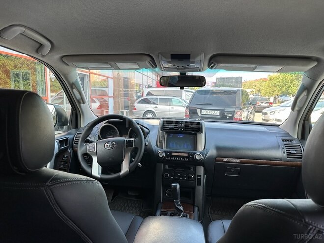 Toyota Land Cruiser Prado-13