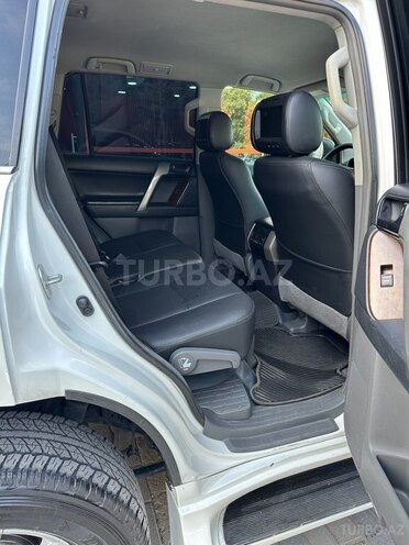 Toyota Land Cruiser Prado-17