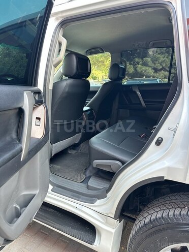 Toyota Land Cruiser Prado-15