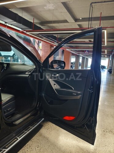 Hyundai Santa Fe-18