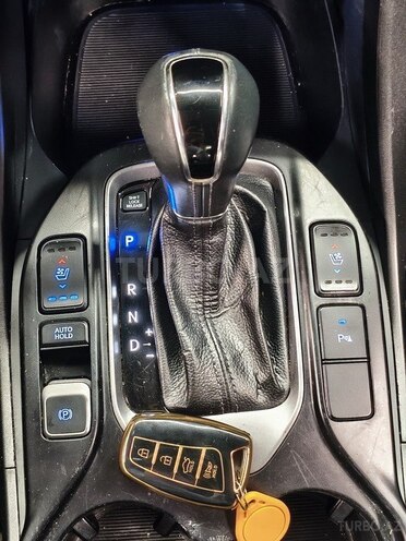 Hyundai Santa Fe-24