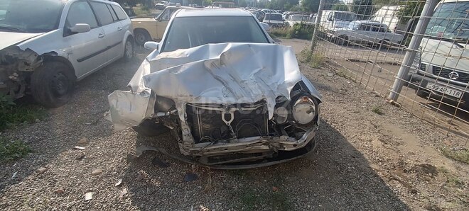 Mercedes E 260 2000, 333,000 km - 2.6 l - Gəncə