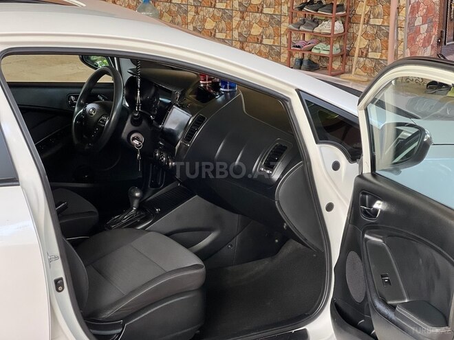 Kia Cerato 2012, 177,777 km - 1.6 l - Salyan