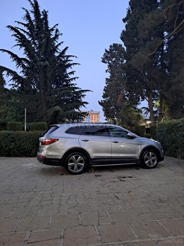 Hyundai Grand Santa Fe-7