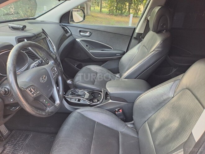 Hyundai Grand Santa Fe-9