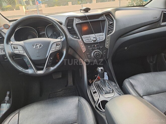 Hyundai Grand Santa Fe-8