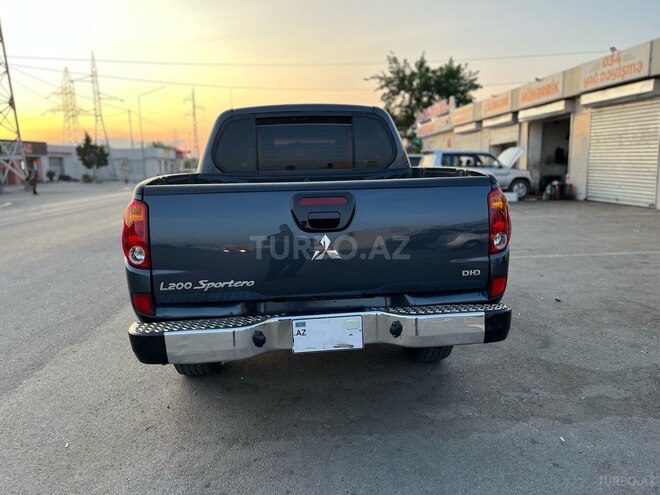 Mitsubishi L200-7