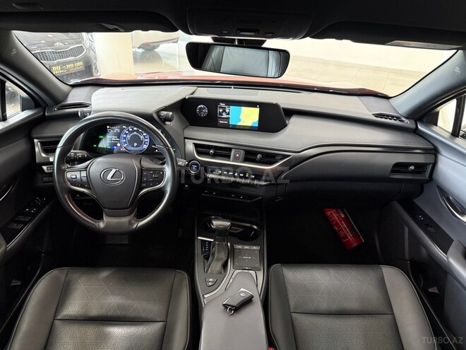 Lexus UX 250h-10