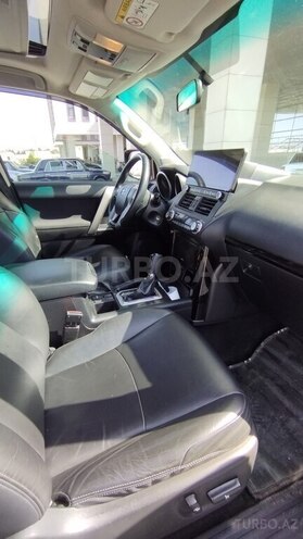 Toyota Land Cruiser Prado-8