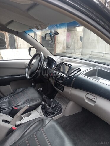 Mitsubishi L200 2008, 310,000 km - 2.5 l - Bakı