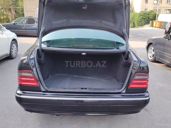 Mercedes E 430 2001, 247,000 km - 4.3 l - Bakı