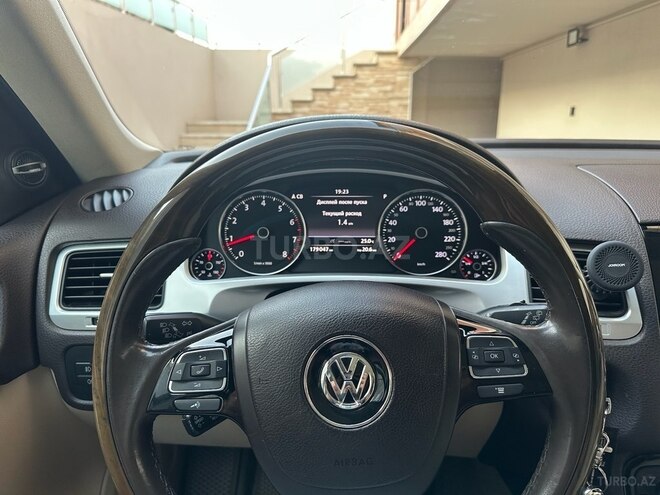 Volkswagen Touareg 2011, 180,000 km - 3.6 л - Bakı
