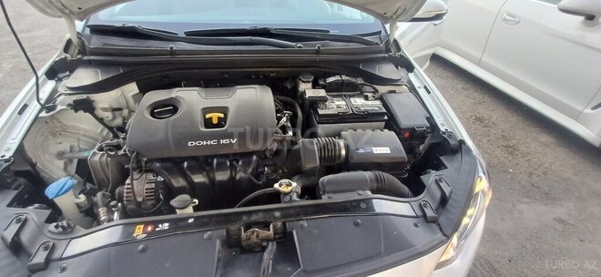 Hyundai Elantra-6