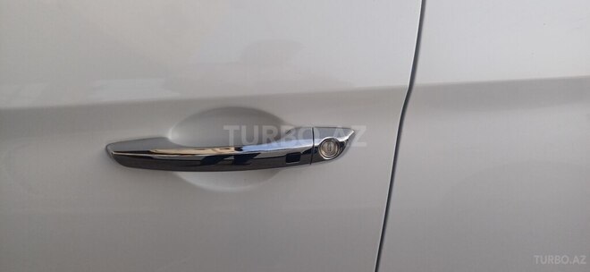 Hyundai Elantra-13