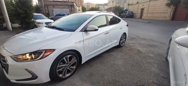 Hyundai Elantra-14