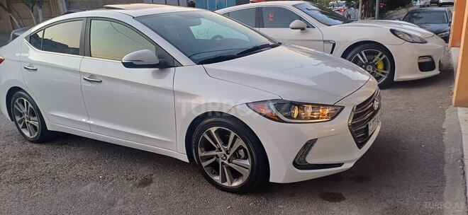Hyundai Elantra-12