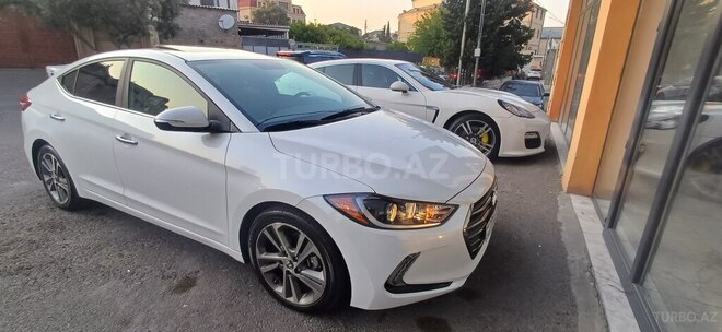 Hyundai Elantra-21