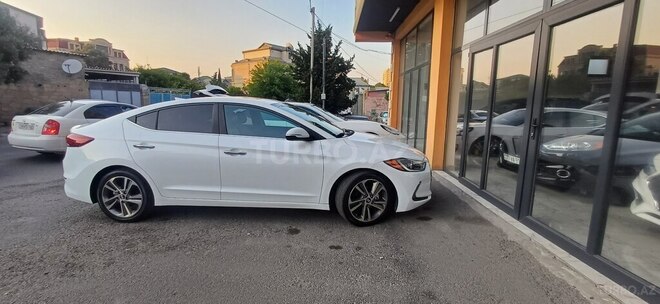 Hyundai Elantra-20