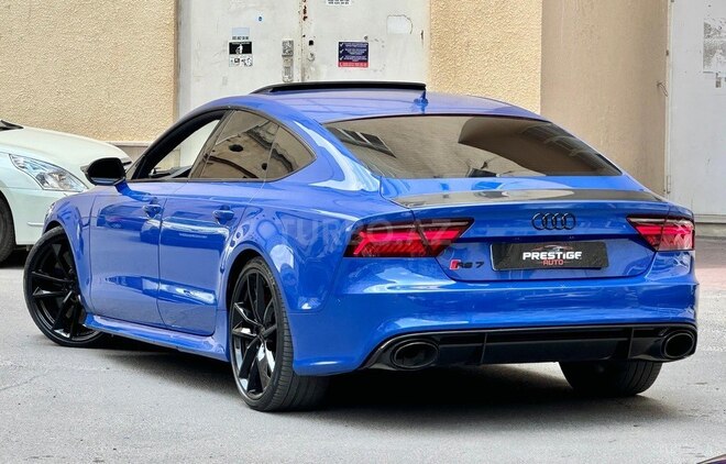 Audi RS7-16