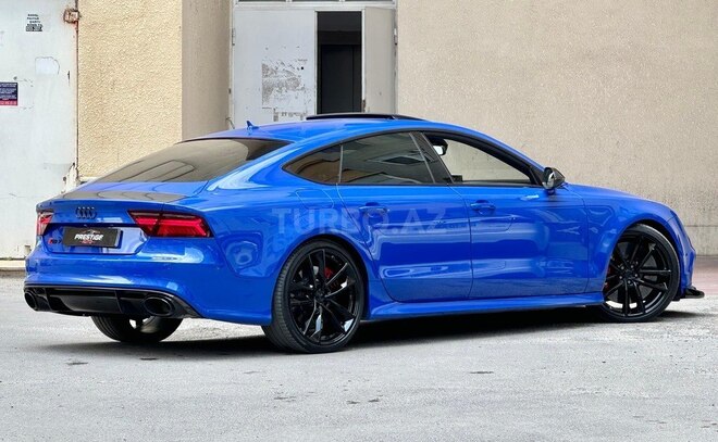 Audi RS7-4