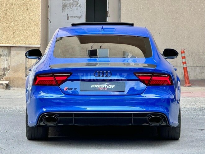 Audi RS7-11