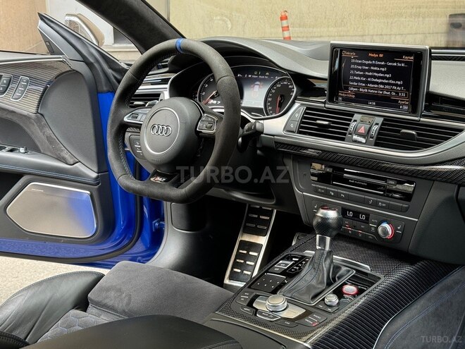 Audi RS7-12