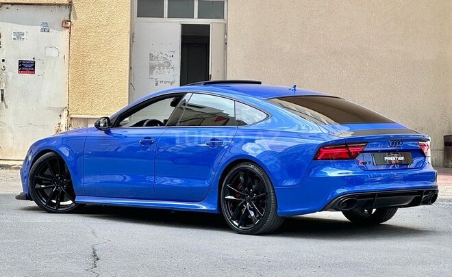 Audi RS7-5