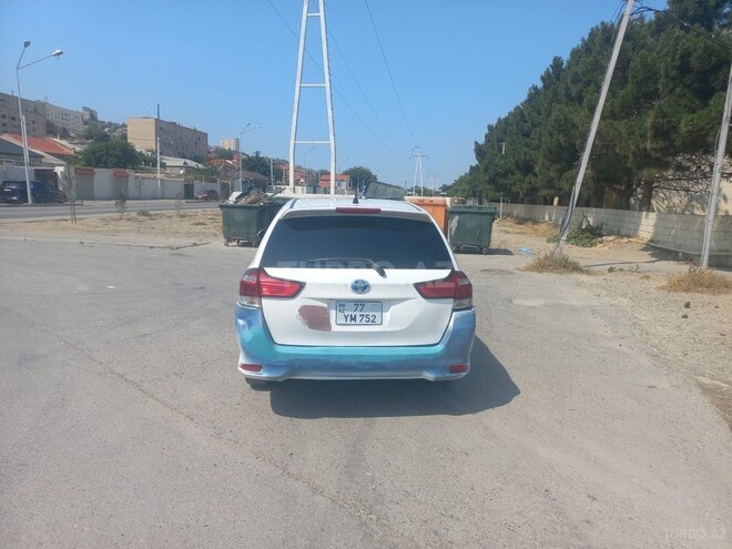 Toyota Corolla Fielder 2016, 230,250 km - 1.5 л - Bakı