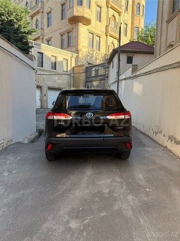 Toyota Corolla Cross 2024, 11,000 km - 2.0 л - Bakı