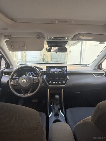 Toyota Corolla Cross 2024, 11,000 km - 2.0 л - Bakı