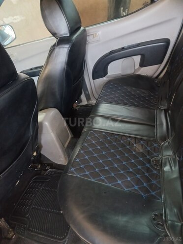 Mitsubishi L200 2006, 283,000 km - 2.5 l - Bakı
