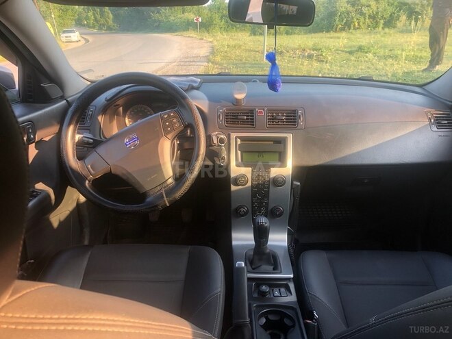 Volvo  2006, 250,000 km - 1.6 l - Qusar