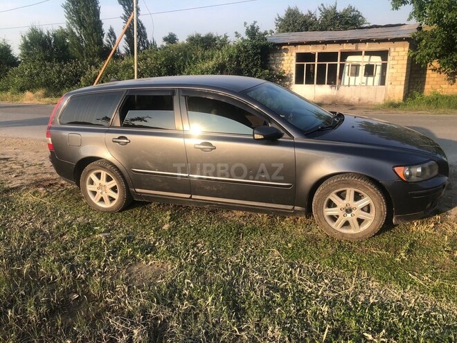 Volvo  2006, 250,000 km - 1.6 l - Qusar
