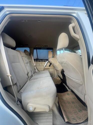 Toyota Land Cruiser Prado-8