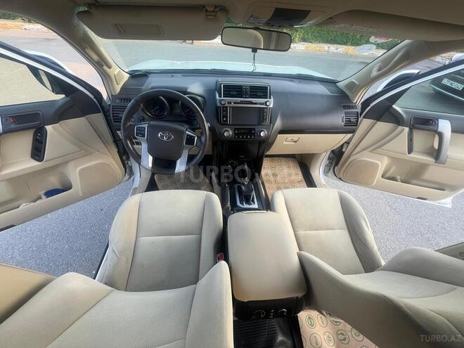 Toyota Land Cruiser Prado-5