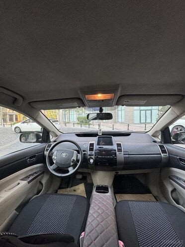 Toyota Prius-5