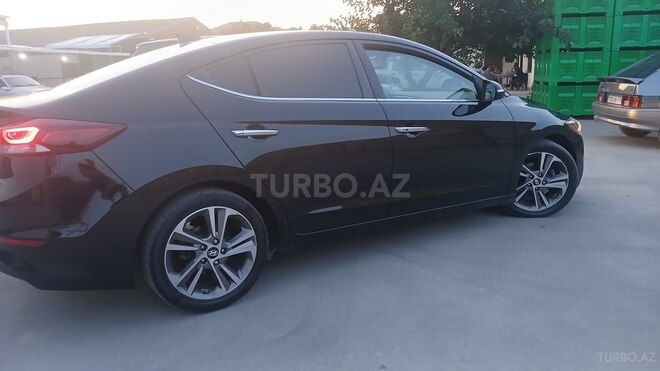 Hyundai Elantra 2017, 146,700 km - 2.0 l - Quba