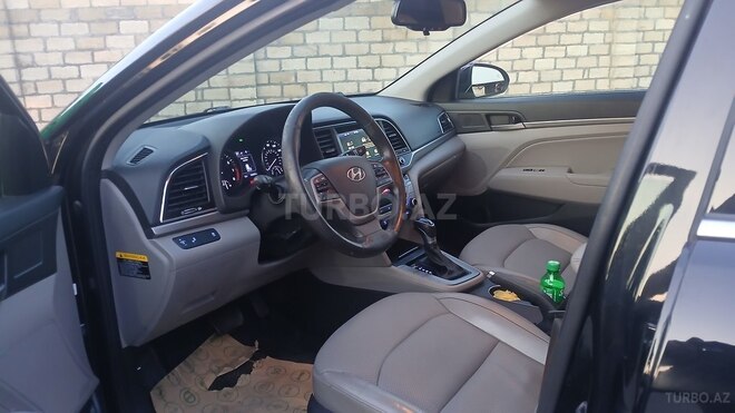 Hyundai Elantra 2017, 146,700 km - 2.0 l - Quba