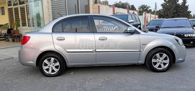 Kia Pride-2
