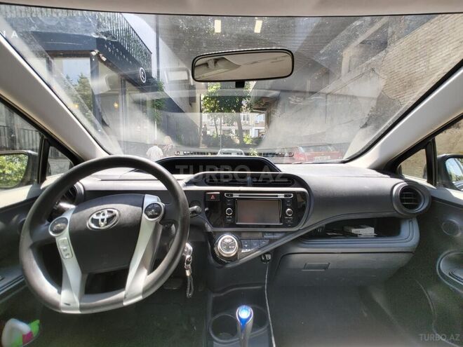 Toyota Prius C 2016, 160,000 km - 1.5 l - Bakı