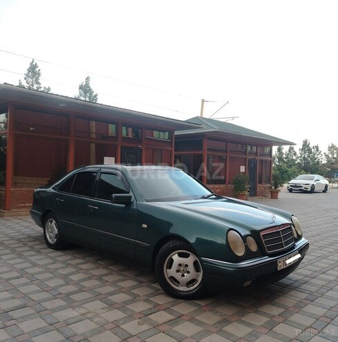 Mercedes E 240 1998, 318,316 km - 2.4 l - Şirvan